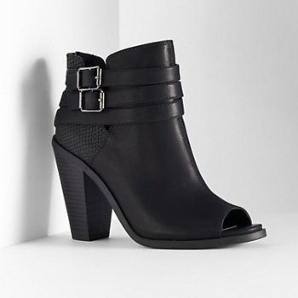 Simply Vera - Vera Wang Faux Leather Booties Womens Size 8